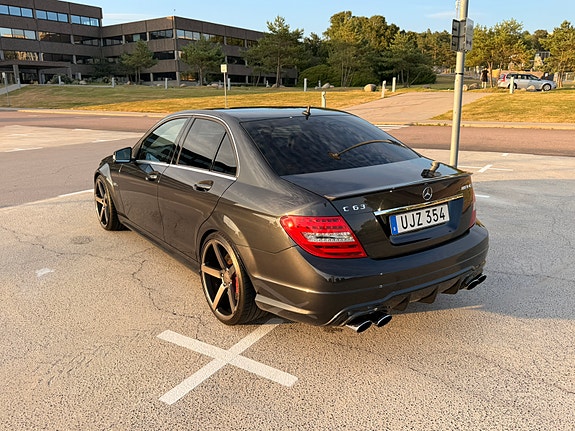 Mercedes-Benz C63 3 of 5