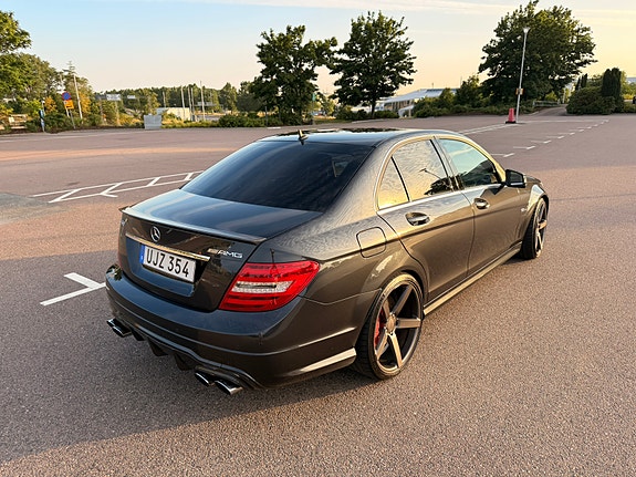 Mercedes-Benz C63 4 of 5