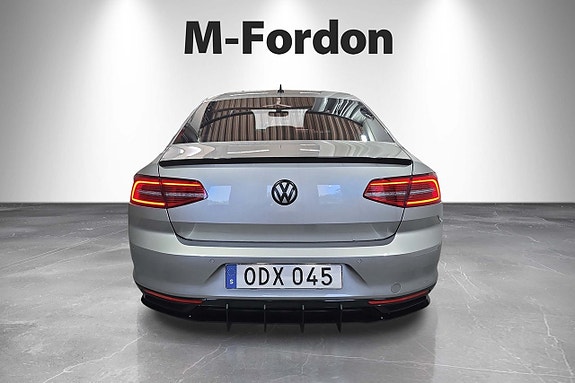 Volkswagen Passat 4 of 22