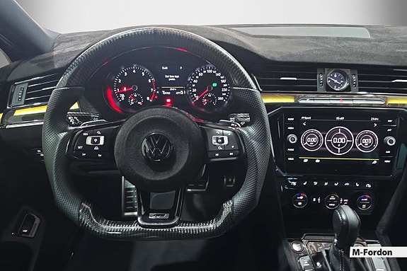 Volkswagen Passat 13 of 22