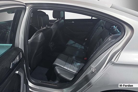 Volkswagen Passat 11 of 22