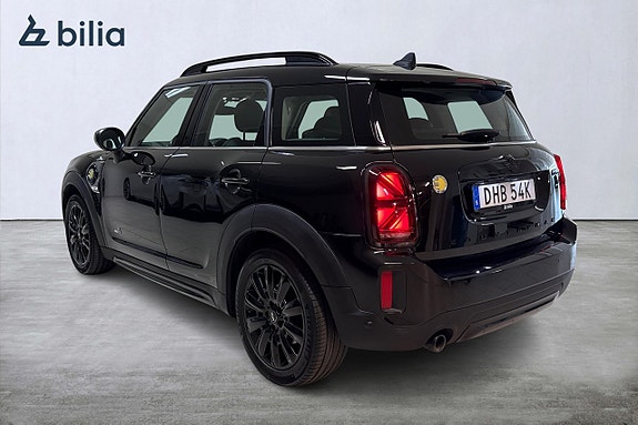 MINI Countryman SE 2 of 5