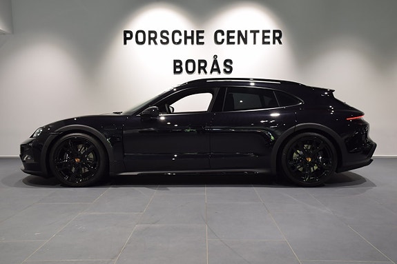Porsche Taycan Cross Turismo 4 of 5
