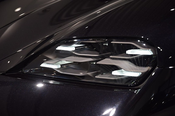 Porsche Taycan Cross Turismo 3 of 5