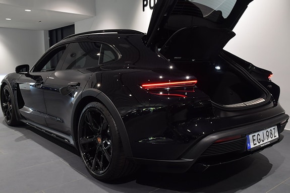 Porsche Taycan 4 13 of 20