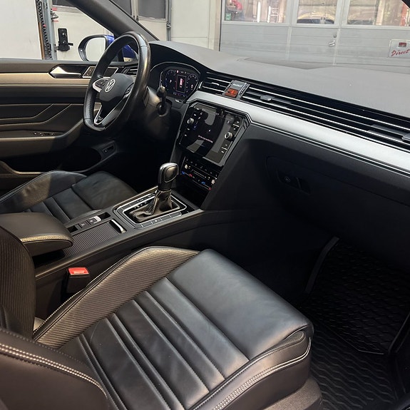 Volkswagen Passat 13 of 14