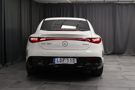 Mercedes-Benz EQE350 4 of 5