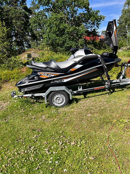 Kawasaki Jet Ski Ultra LX 2018 inkl trailer pris 110 000 kr 2 of 4