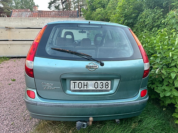Nissan Almera Tino 4 of 5
