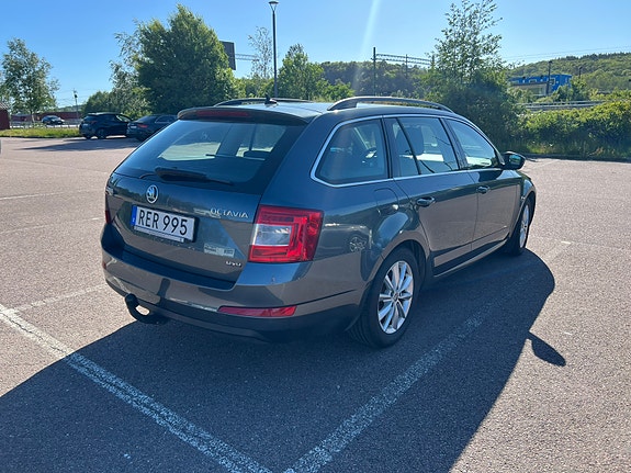 Skoda Octavia 3 of 5