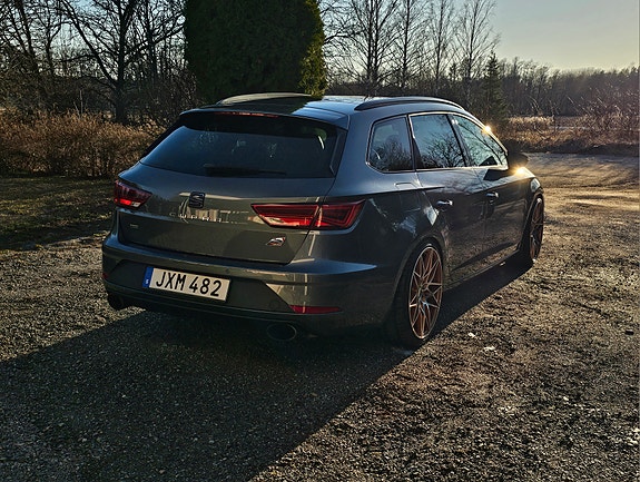 Seat Leon 4 of 6