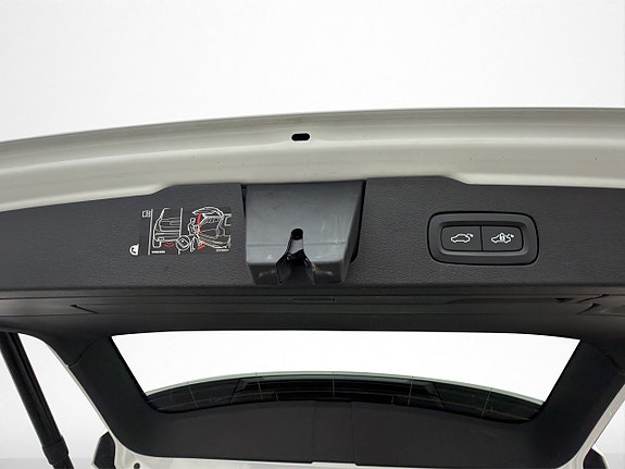 Volvo V60 11 of 30