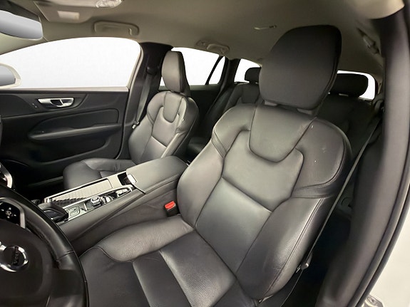 Volvo V60 13 of 30