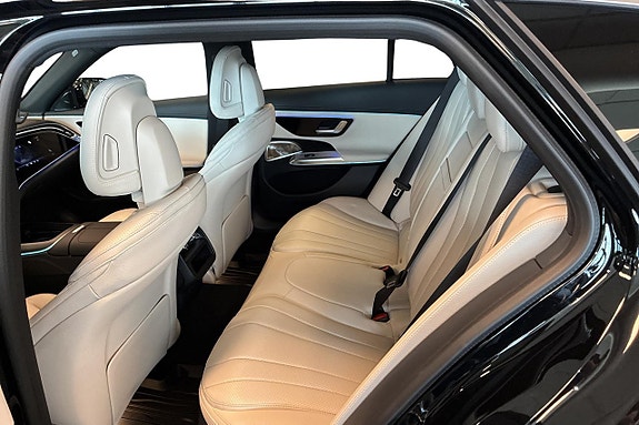 Mercedes-Benz E300 de 10 of 30