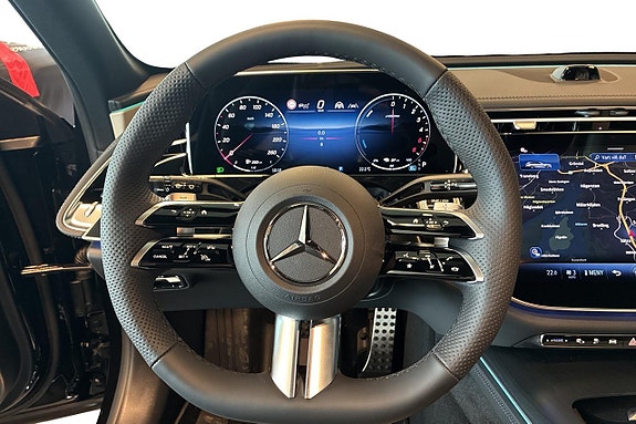 Mercedes-Benz E300 de 17 of 30