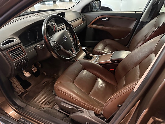 Volvo XC70 3 of 5