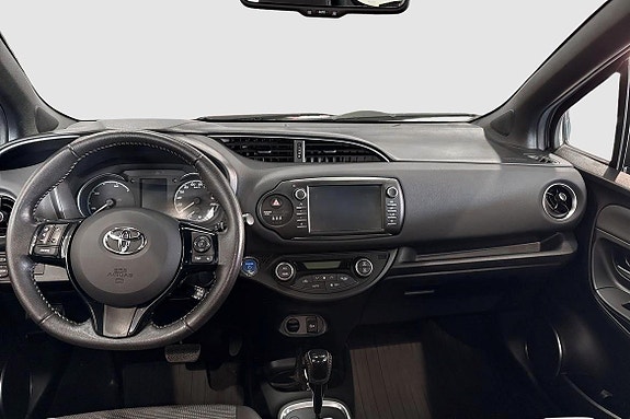 Toyota Yaris 10 of 12