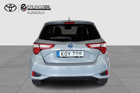 Toyota Yaris 5 of 5