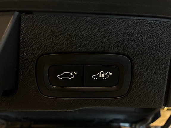 Volvo XC60 17 of 22