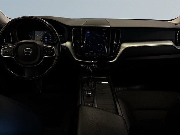 Volvo XC60 8 of 22