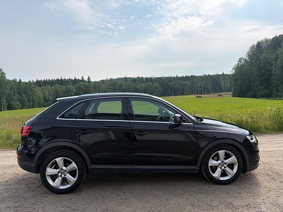 Audi Q3 2 of 5