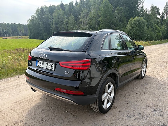 Audi Q3 3 of 5