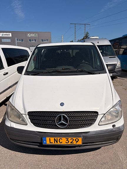 Mercedes-Benz Vito 111 2 of 5