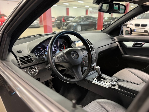 Mercedes-Benz C220 15 of 19