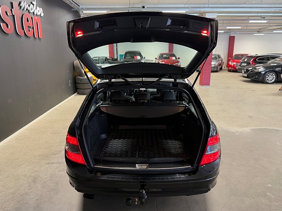 Mercedes-Benz C220 5 of 19