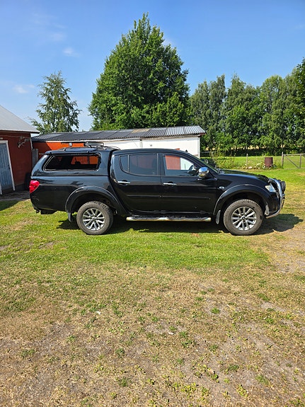 Mitsubishi L200 2 of 7