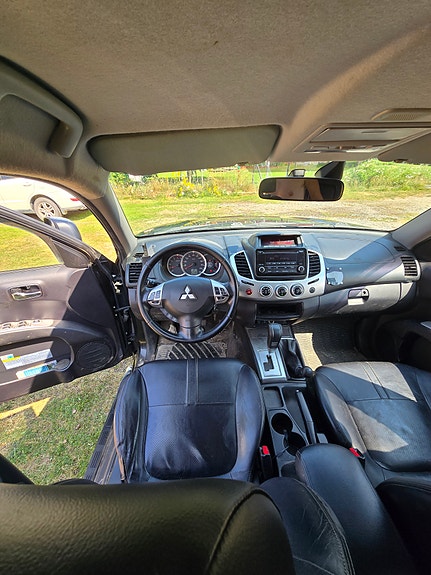 Mitsubishi L200 4 of 7