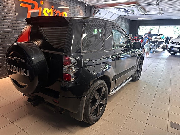 Suzuki Vitara A-Traktor 3-dörrar 1.9 DDiS SOHC 8V 4WD 2 of 7