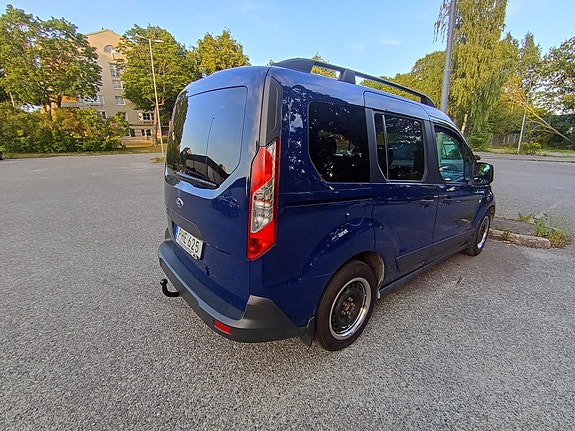 Ford Tourneo Connect 4 of 5