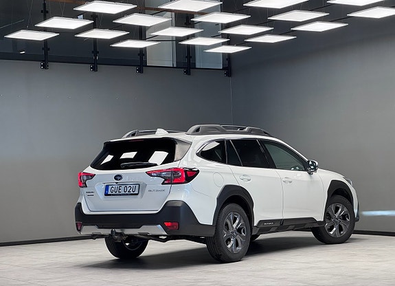 Subaru Outback 2 of 5