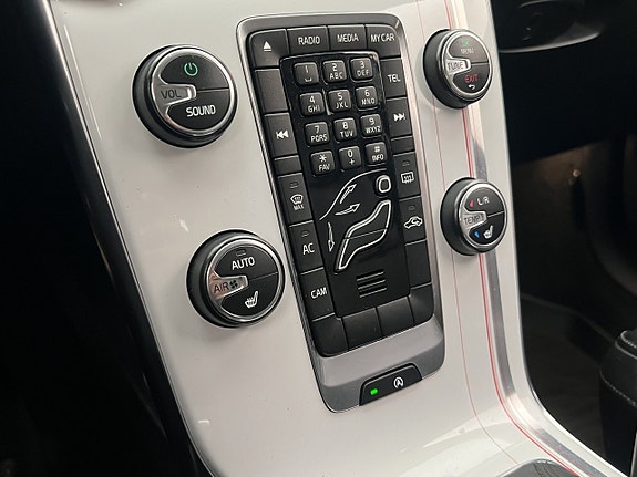 Volvo V40 24 of 30