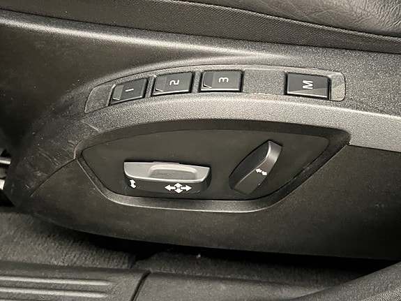 Volvo V40 12 of 30