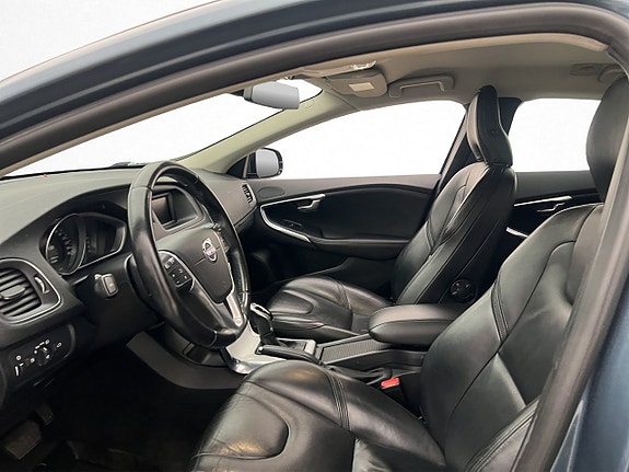 Volvo V40 13 of 30