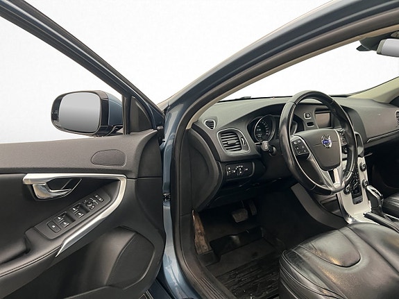 Volvo V40 11 of 30