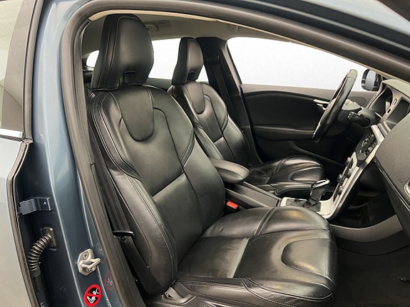 Volvo V40 27 of 30