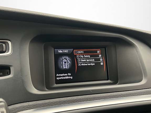Volvo V40 22 of 30