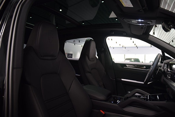 Porsche Cayenne 18 of 21