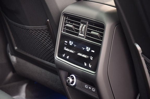 Porsche Cayenne 17 of 21