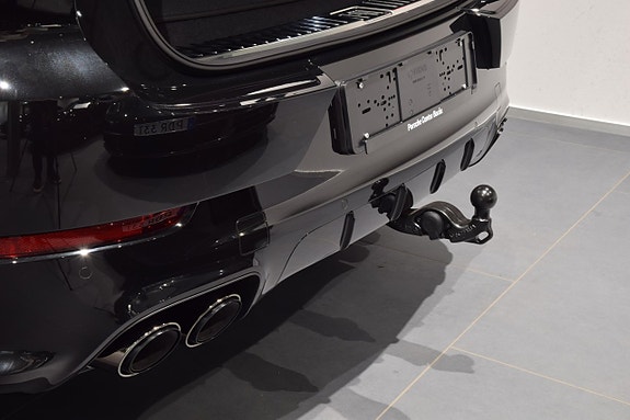 Porsche Cayenne 15 of 21