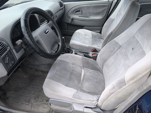 Volvo S40 5 of 5