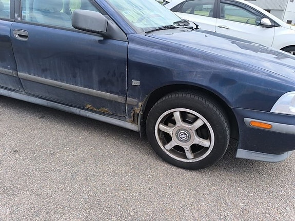 Volvo S40 3 of 5