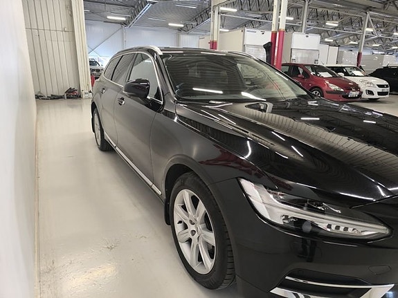 Volvo V90 3 of 5