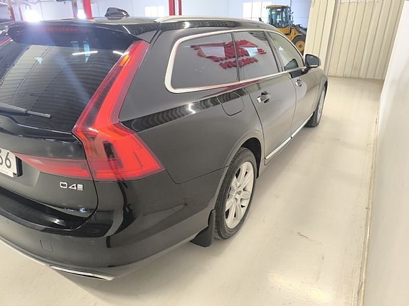 Volvo V90 4 of 5