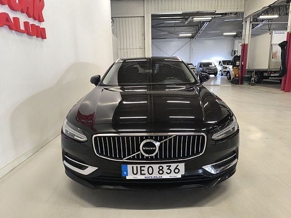 Volvo V90 2 of 5