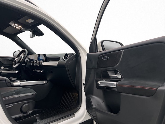 Mercedes-Benz GLB200 d 16 of 30