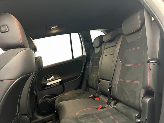 Mercedes-Benz GLB200 d 17 of 30